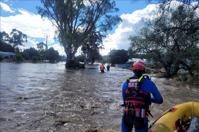 Nhiều cộng đồng ở Tây Australia bị cô lập vì lũ lụt nghiêm trọng