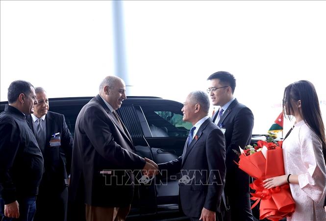 Chủ tịch Hạ viện Jordan đến Hà Nội, bắt đầu thăm chính thức Việt Nam Chú thích ảnh
