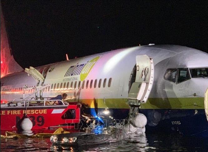 Boeing 737 đâm sông: Những hình ảnh về vụ tai nạn Boeing 737 đâm sông sẽ giúp bạn hiểu rõ hơn về sự việc cũng như quá trình giải quyết vụ việc. Hãy truy cập để xem những góc nhìn đáng chú ý về sự cố này.