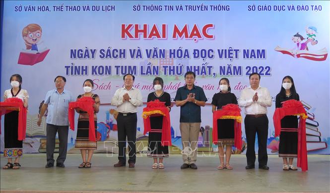 Ngày Sách và Văn hóa đọc Việt Nam 2022: Khẳng định tầm quan trọng của sách trong đời sống xã hội