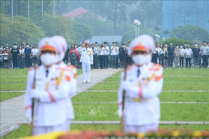 Lễ thượng cờ mừng Quốc khánh ở Lăng Chủ tịch Hồ Chí Minh - Ảnh 8.