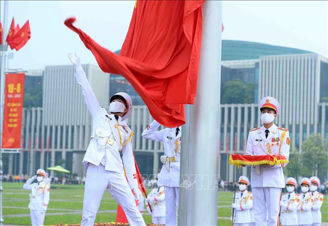 Kỷ niệm Quốc khánh Việt Nam: Ngày Quốc khánh Việt Nam được chào đón với niềm kiêu hãnh và tình yêu nước của mọi người dân. Các hoạt động kỷ niệm như diễu hành, biểu diễn nghệ thuật và pháo hoa sẽ được tổ chức ở khắp nơi trên đất nước. Hình ảnh sẽ mang đến không khí hân hoan và vui tươi cho người xem.