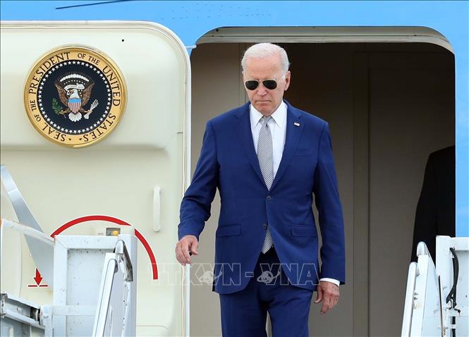 Tổng thống Hoa Kỳ Joe Biden đến sân bay quốc tế Nội Bài - Ảnh: An Đăng/TTXVN