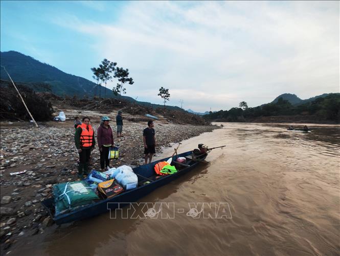 Nhiều nơi ở Lào Cai thiệt hại nặng do mưa lũ, đi lại khó khăn- Ảnh 9.