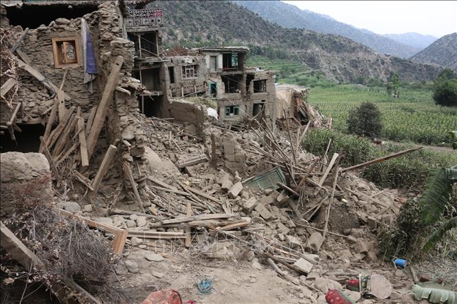 Nhiều dư chấn mạnh liên tiếp xảy ra sau động đất ở Afghanistan Chú thích ảnh