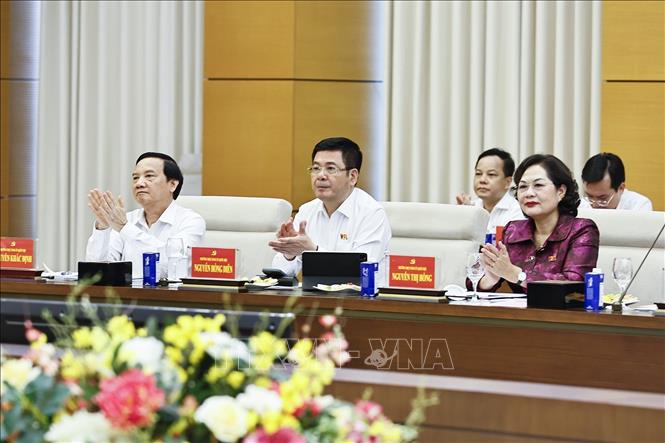 Chủ tịch Quốc hội chủ trì Hội nghị BTV Đảng uỷ Quốc hội và BTV Thành uỷ TP Hồ Chí Minh Chú thích ảnh