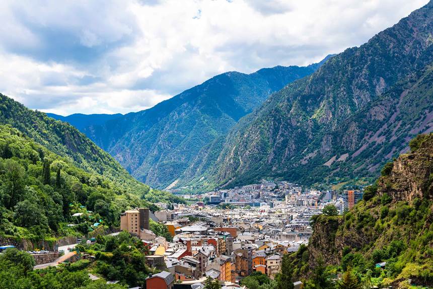 Khám phá quốc gia cổ tích Andorra giữa châu Âu