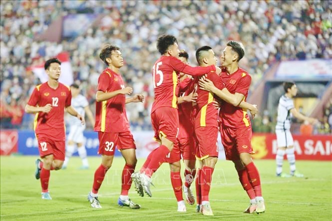 Chiến thắng của đội tuyển U23 Việt Nam tại SEA Games 31 đã làm say đắm trái tim của rất nhiều người hâm mộ bóng đá. Hãy xem những hình ảnh đầy cảm xúc và không thể quên của U23 Việt Nam khi đánh bại những đối thủ khó chịu để mang về chiếc huy chương vàng.