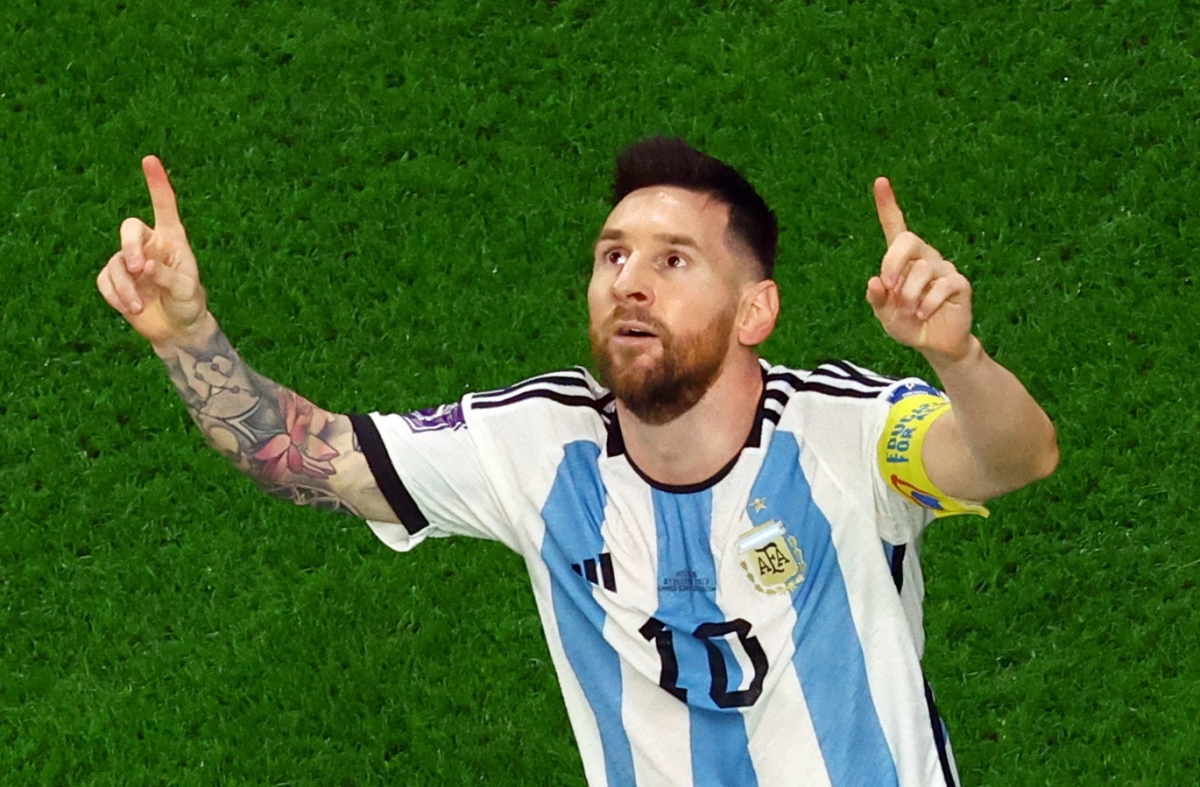 Messi, Argentina, thiên đường: Argentina là thiên đường của Messi, nơi anh được yêu thương và ngưỡng mộ. Hãy điểm qua những bức ảnh đẹp nhất của Messi trong màu áo Argentina và cảm nhận sự tuyệt vời khi được sống trong thiên đường của cầu thủ này.