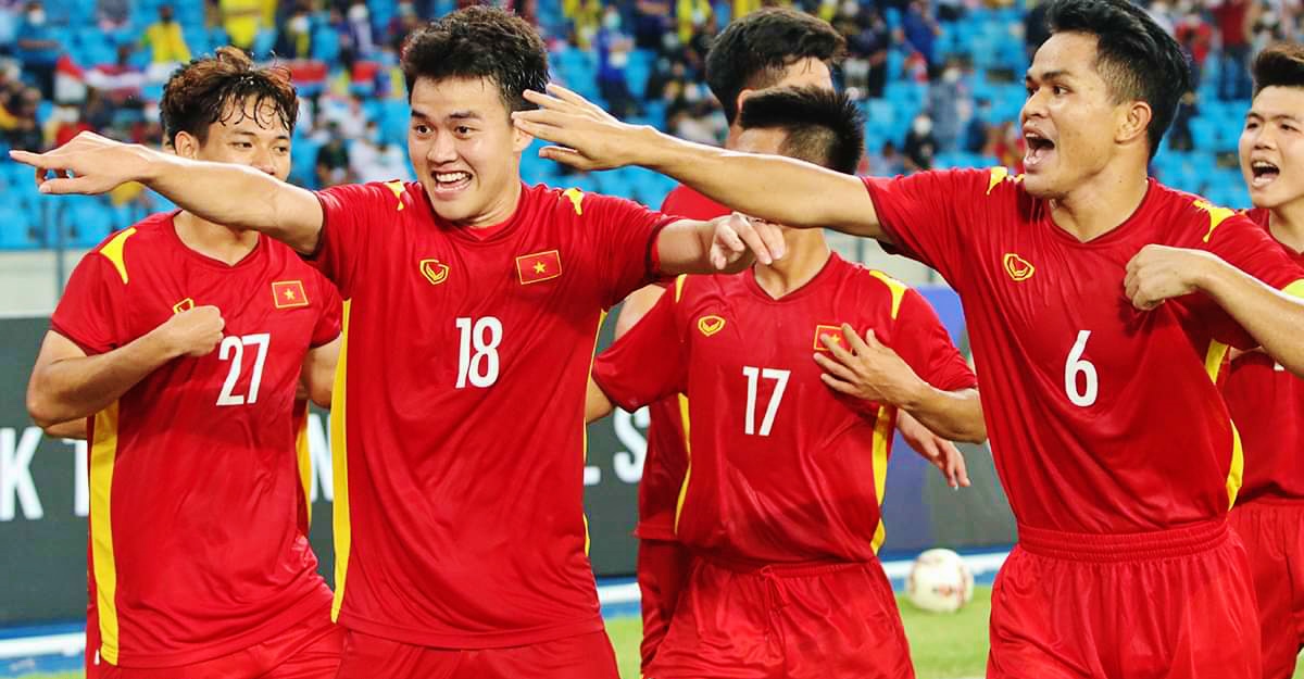 Bạn là một fan cuồng của U23 Việt Nam và muốn tìm hiểu thêm về trận đấu giữa Việt Nam và Thái Lan? Hãy đến và xem những hình ảnh đầy cảm xúc về trận đấu đến từ hai đội bóng này.