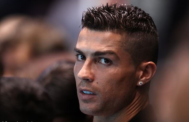Top 15++ kiểu tóc Ronaldo nam tính và ấn tượng nhất 2023