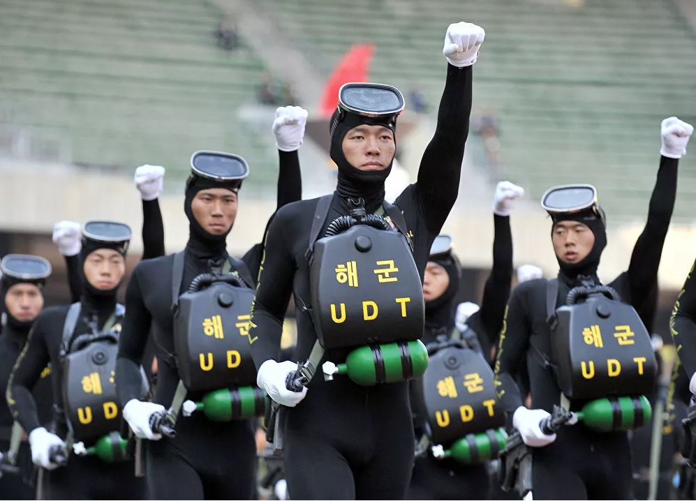 Điểm mặt những bộ quân phục ấn tượng nhất thế giới | baotintuc.vn