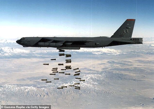 Mỹ điều máy bay chiến đấu ngăn Taliban chiếm ba thành phố quan ...