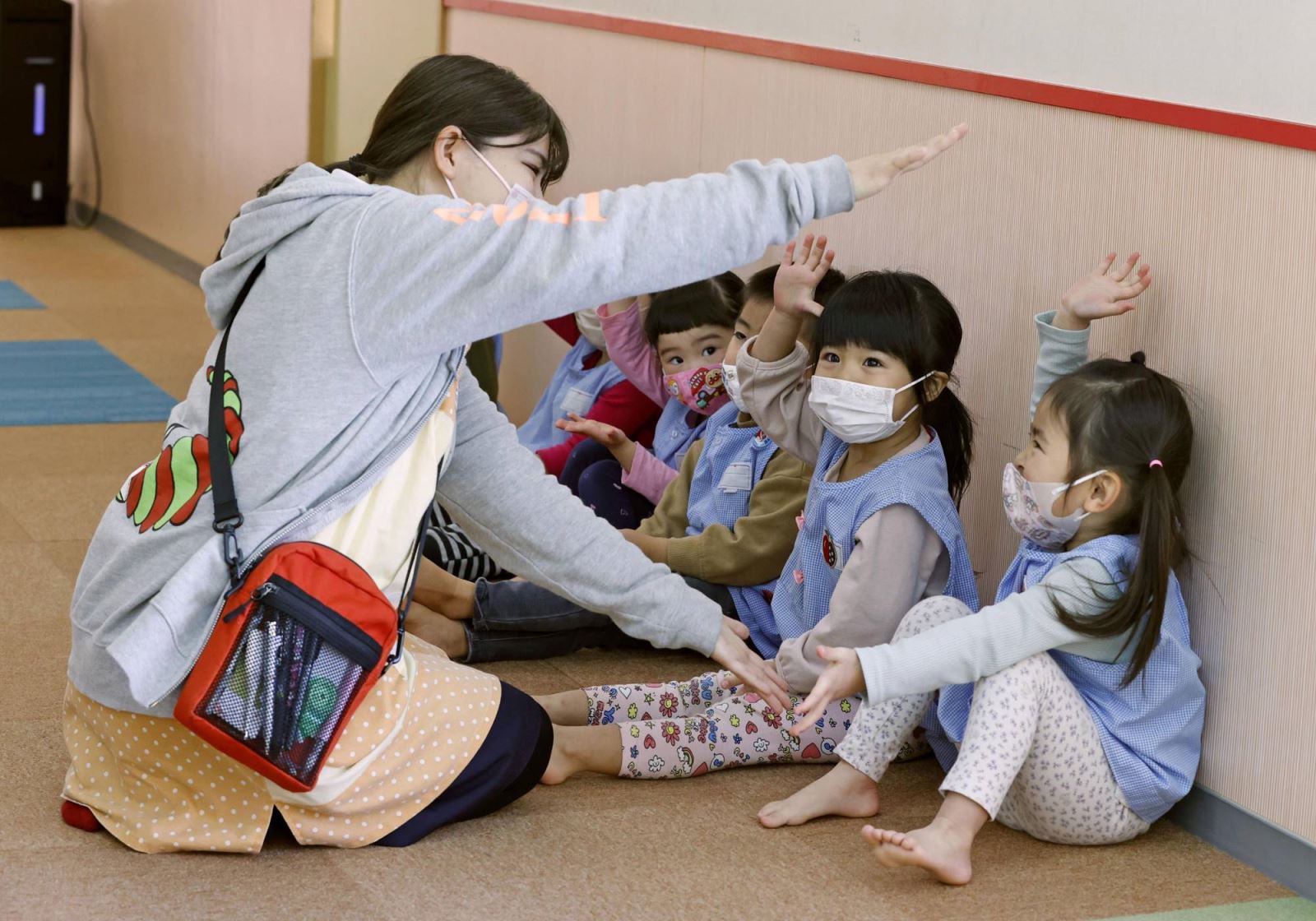 Nhật Bản thí điểm ‘công nghệ trẻ em’ giúp việc nuôi con nhỏ dễ dàng hơn - Ảnh 1.