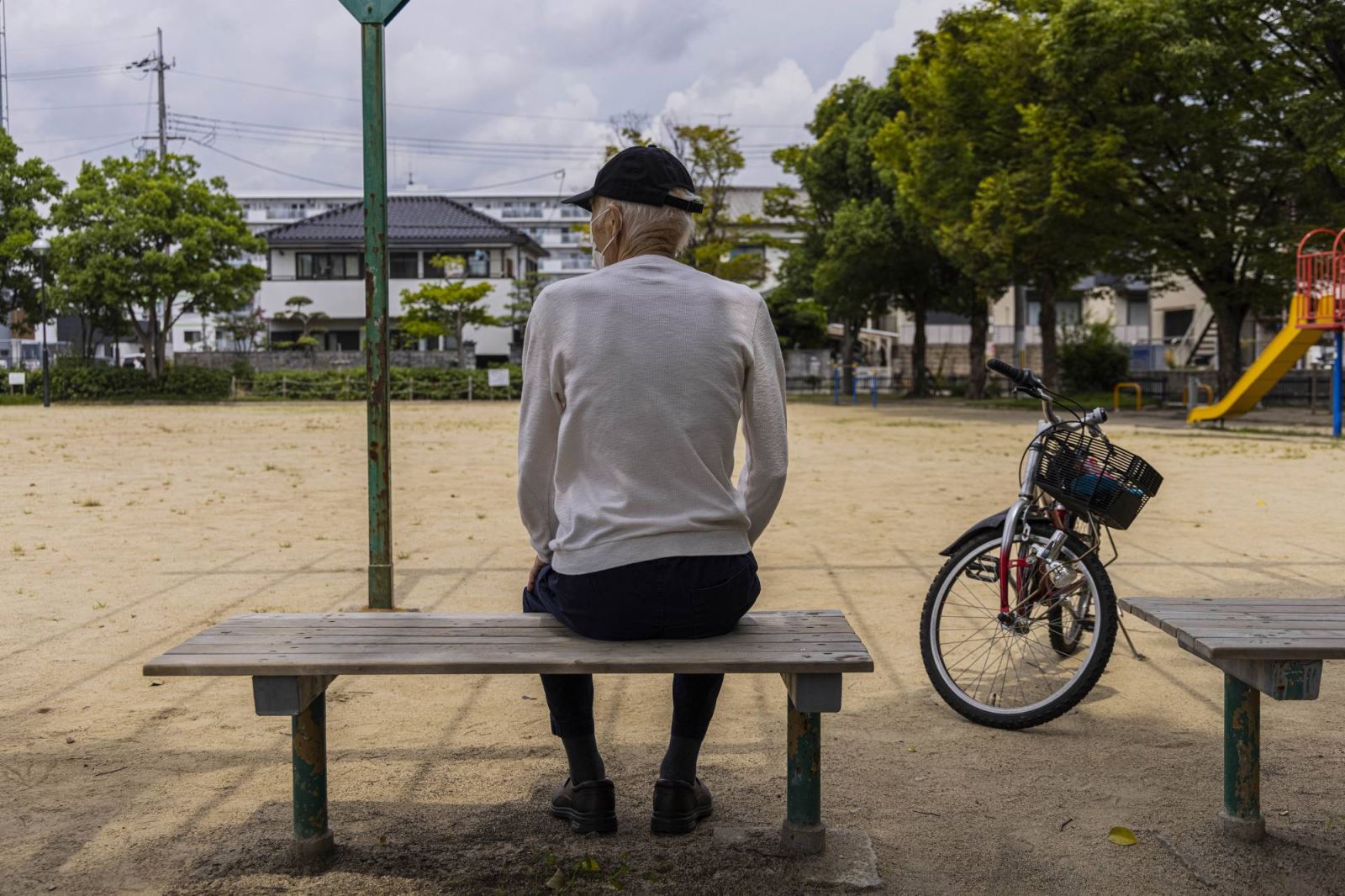 まだ日本の高齢者を見ている何千もの「目」への懸念