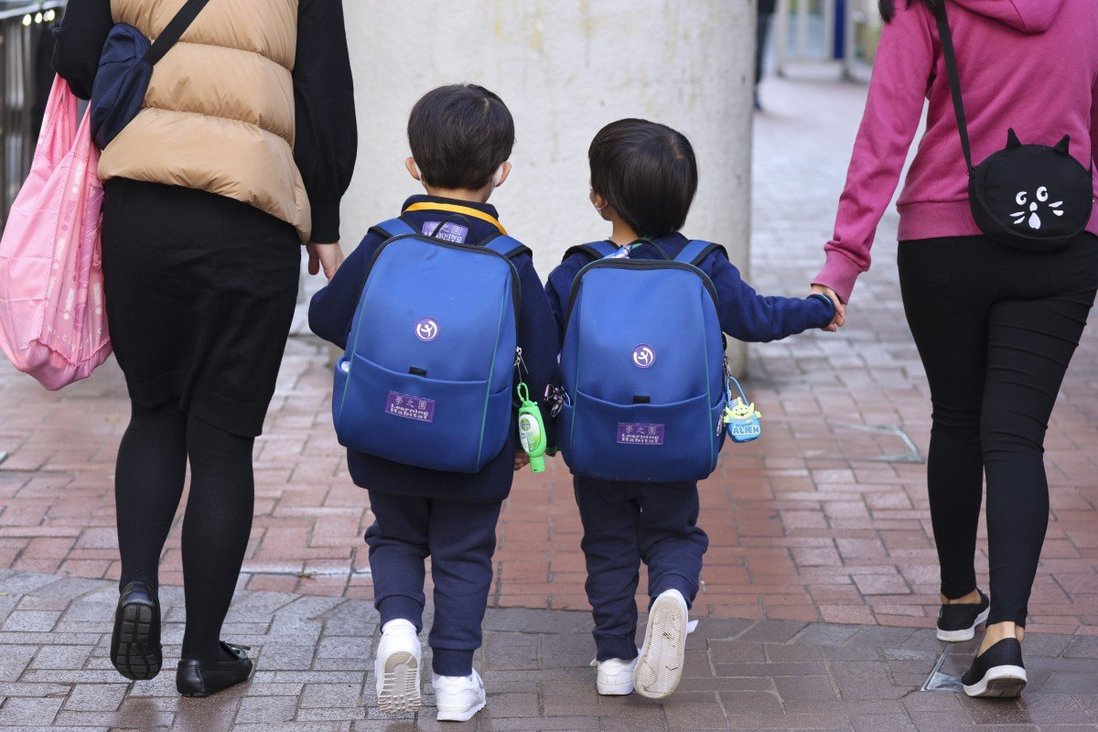 Hong Kong will allow live school all day when 90% of students are vaccinated