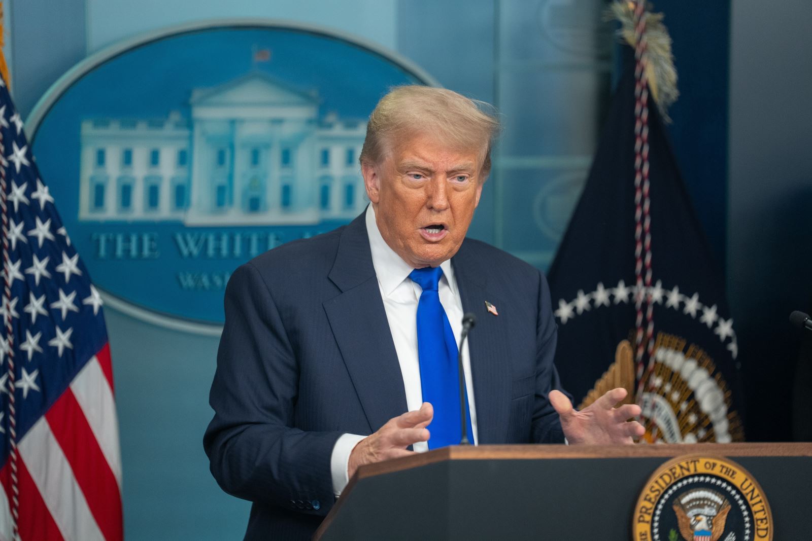 Ông Trump lên tiếng về đề xuất ngừng bắn tạm thời để trưng cầu dân ý ở ...