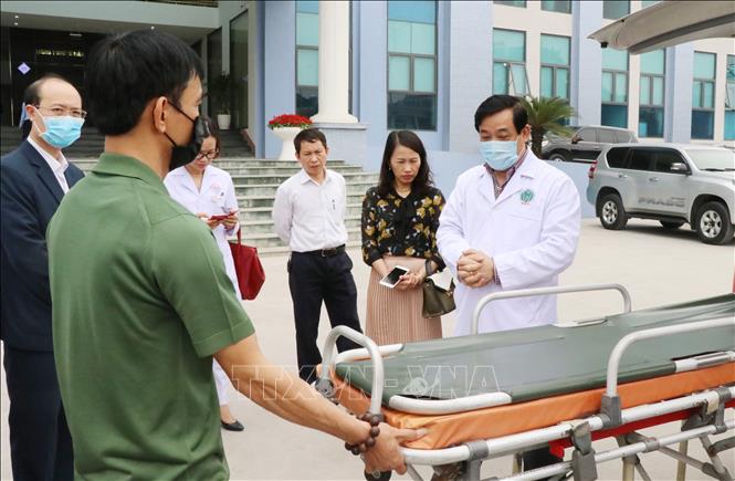 Chống lây chéo dịch COVID-19 trong bệnh viện và dừng đón chuyến bay từ Hàn Quốc