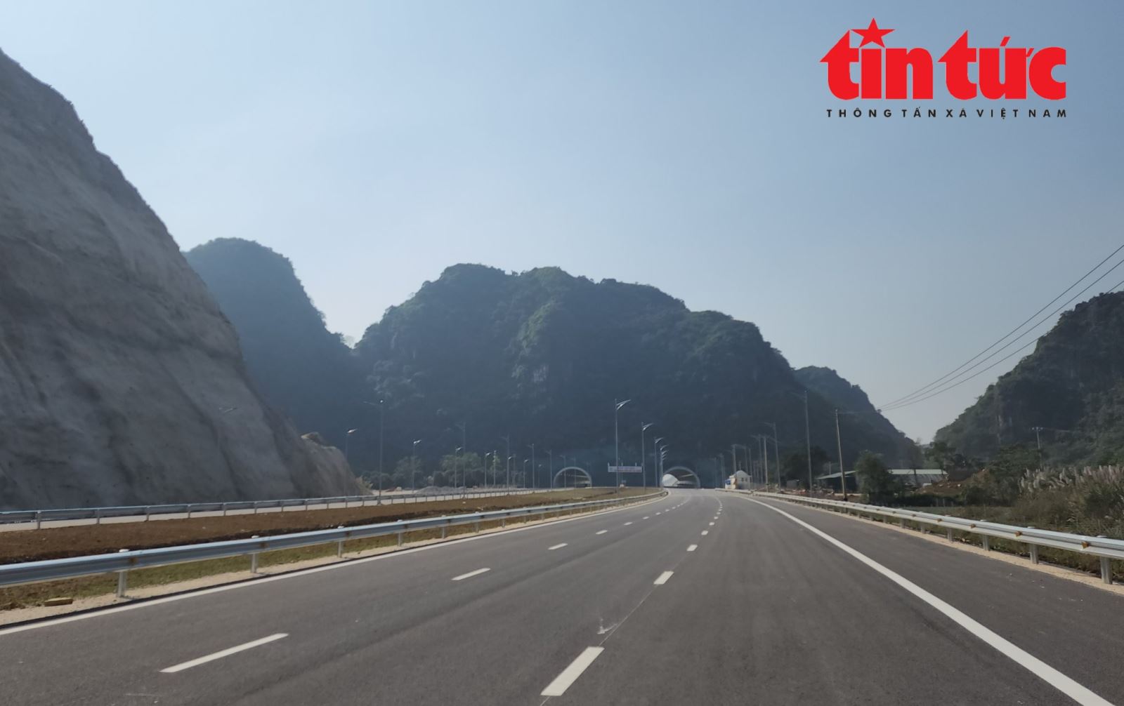 Cao tốc Mai Sơn - Quốc lộ 45 kịp thông xe trước dịp nghỉ lễ 30/4 - 1/5 - Ảnh 3.