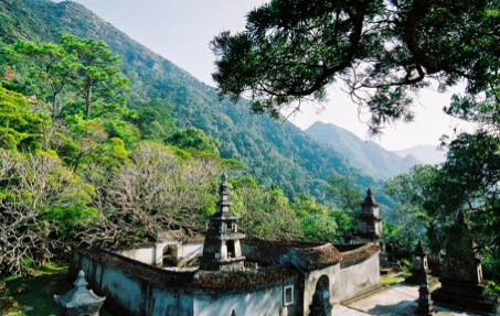 Quần thể di tích và danh lam thắng cảnh Yên Tử - Vĩnh Nghiêm - Côn Sơn, Kiếp Bạc được UNESCO ghi vào danh mục di sản thế giới Chú thích ảnh