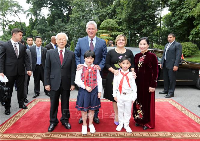 Ch&uacute; th&iacute;ch ảnh