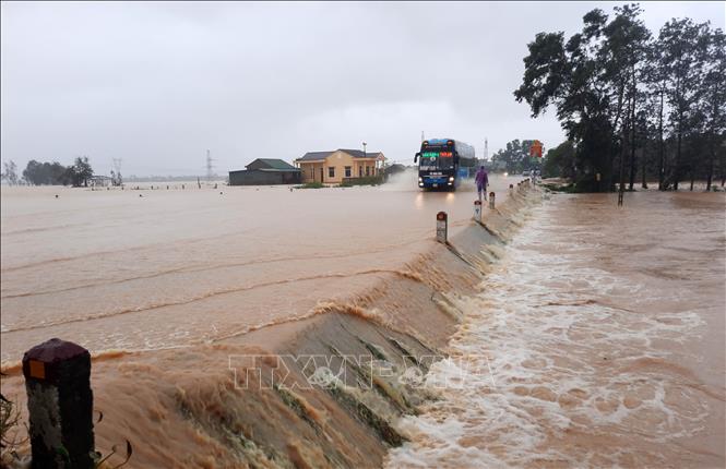 Nhiều nơi ở Quảng Trị bị chia cắt do mưa lũ | baotintuc.vn
