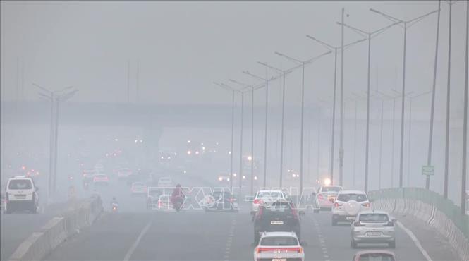 Ấn Độ tăng cường biện pháp khẩn cấp do ô nhiễm không khí tại New Delhi Chú thích ảnh