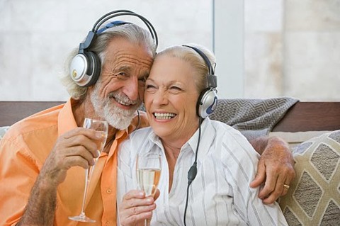 Âm nhạc có thể làm giảm nguy cơ sa sút trí tuệ ở người cao tuổi