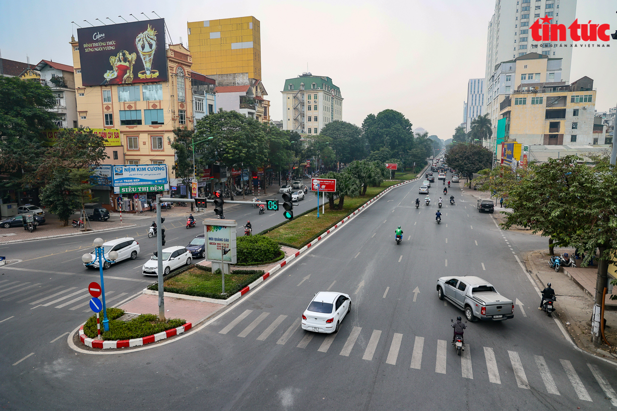 Hà Nội: Diện mạo đường Hoàng Quốc Việt trước khi chặt cây xanh |  baotintuc.vn