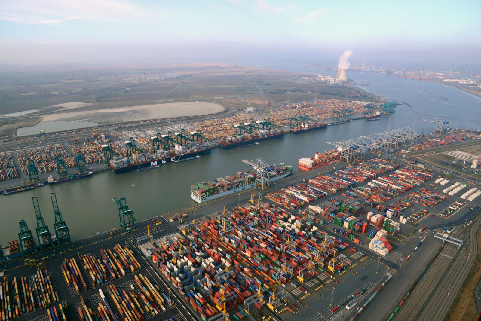 Cảng Antwerp của Bỉ cảnh báo về khả năng gián đoạn do khủng hoảng Biển ...