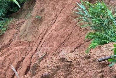 Hàng chục nhà dân ở Bolivia bị chôn vùi do sạt lở đất | baotintuc.vn