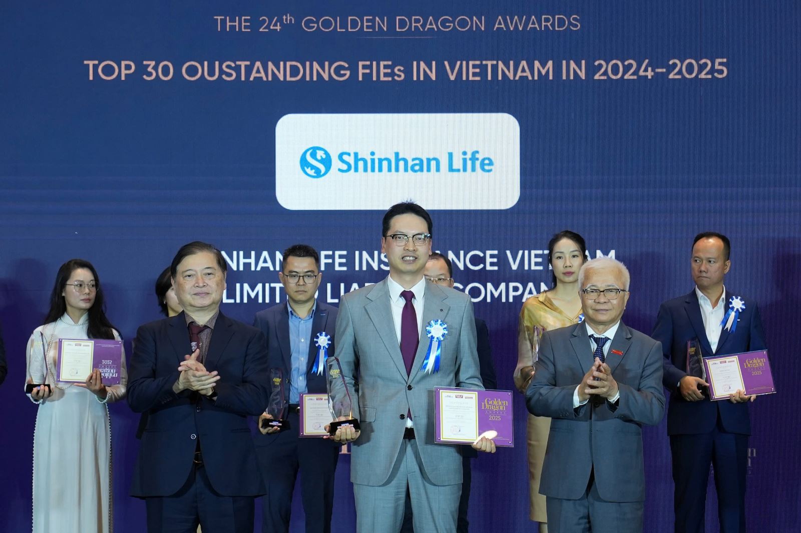 Công ty bảo hiểm hàng đầu về chăm sóc sức khỏe toàn diện 2 Chú thích ảnh