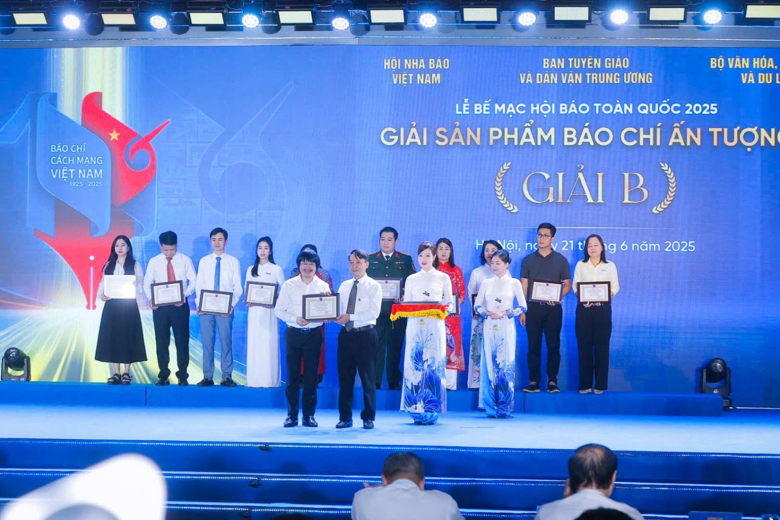 Chú thích ảnh