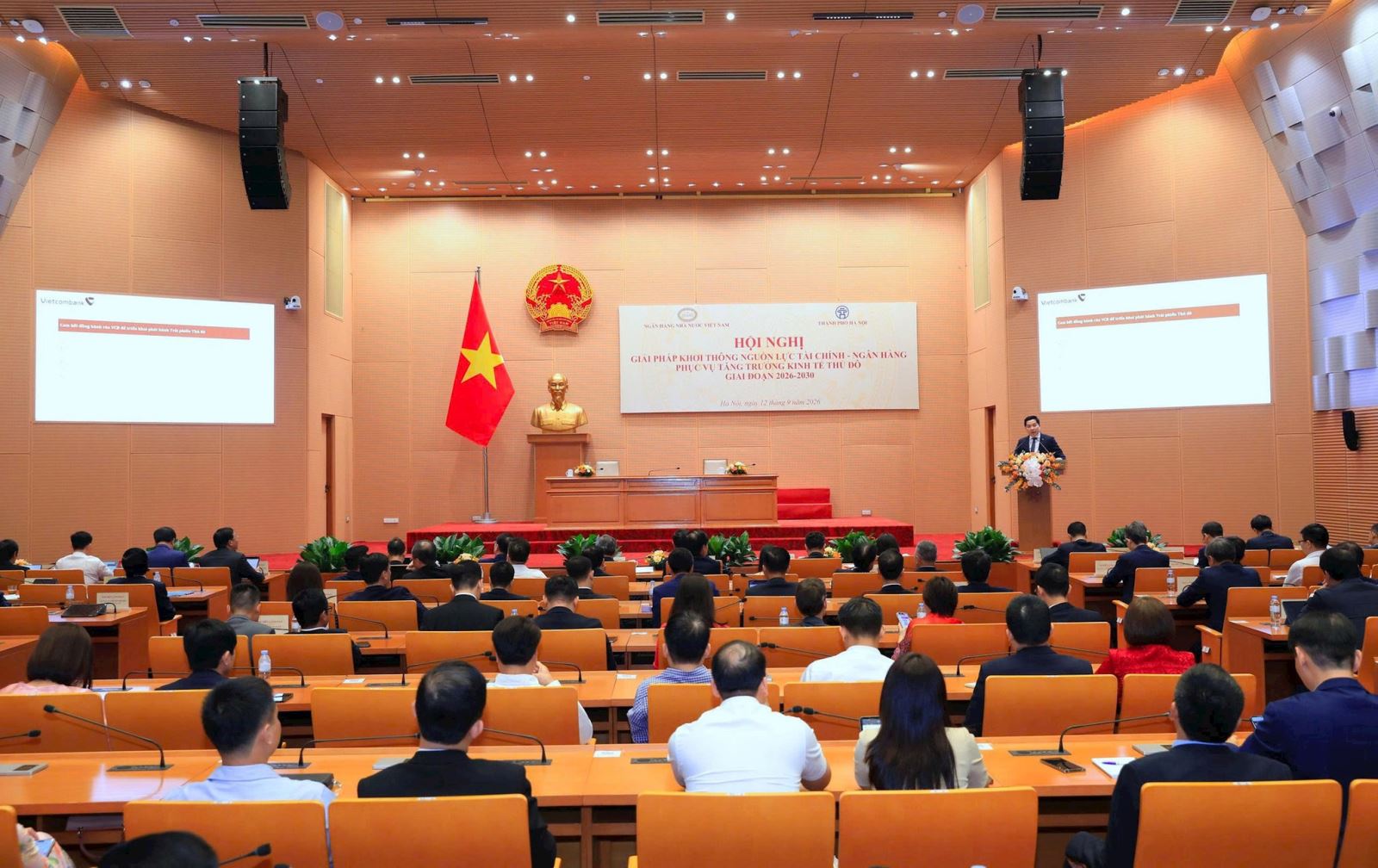 Hà Nội khơi thông dòng vốn, tạo động lực tăng trưởng hai con số
