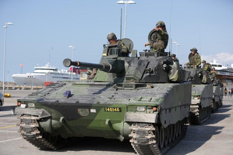 Sweden signs contract to buy weapons from Israel