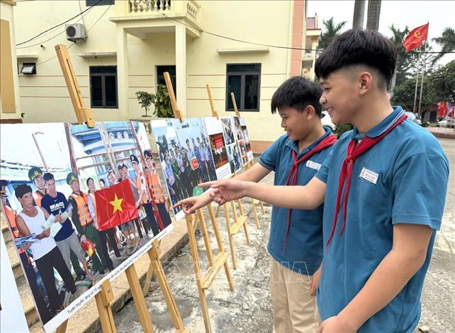 Chú thích ảnh Chú thích ảnh