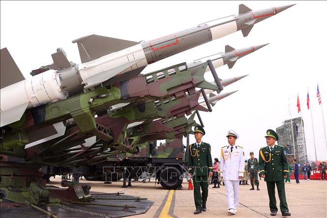 Nghị Định Mới: Đầu Tư Toàn Diện Nguồn Nhân Lực Chất Lượng Cao Cho Ngành Công Nghiệp Quốc Phòng