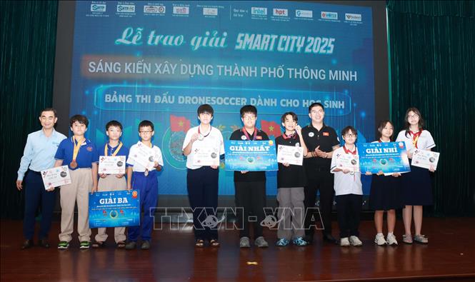 Tìm kiếm giải pháp công nghệ có tính ứng dụng cao gắn với chuyển đổi kép