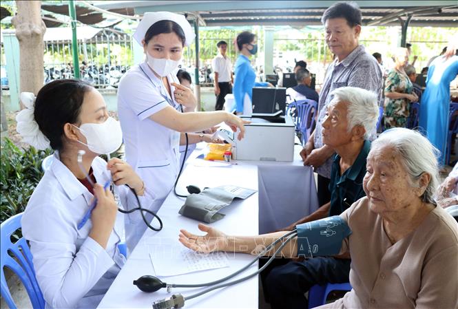Nỗ lực để mọi người dân đều được chăm sóc tốt sức khỏe Chú thích ảnh