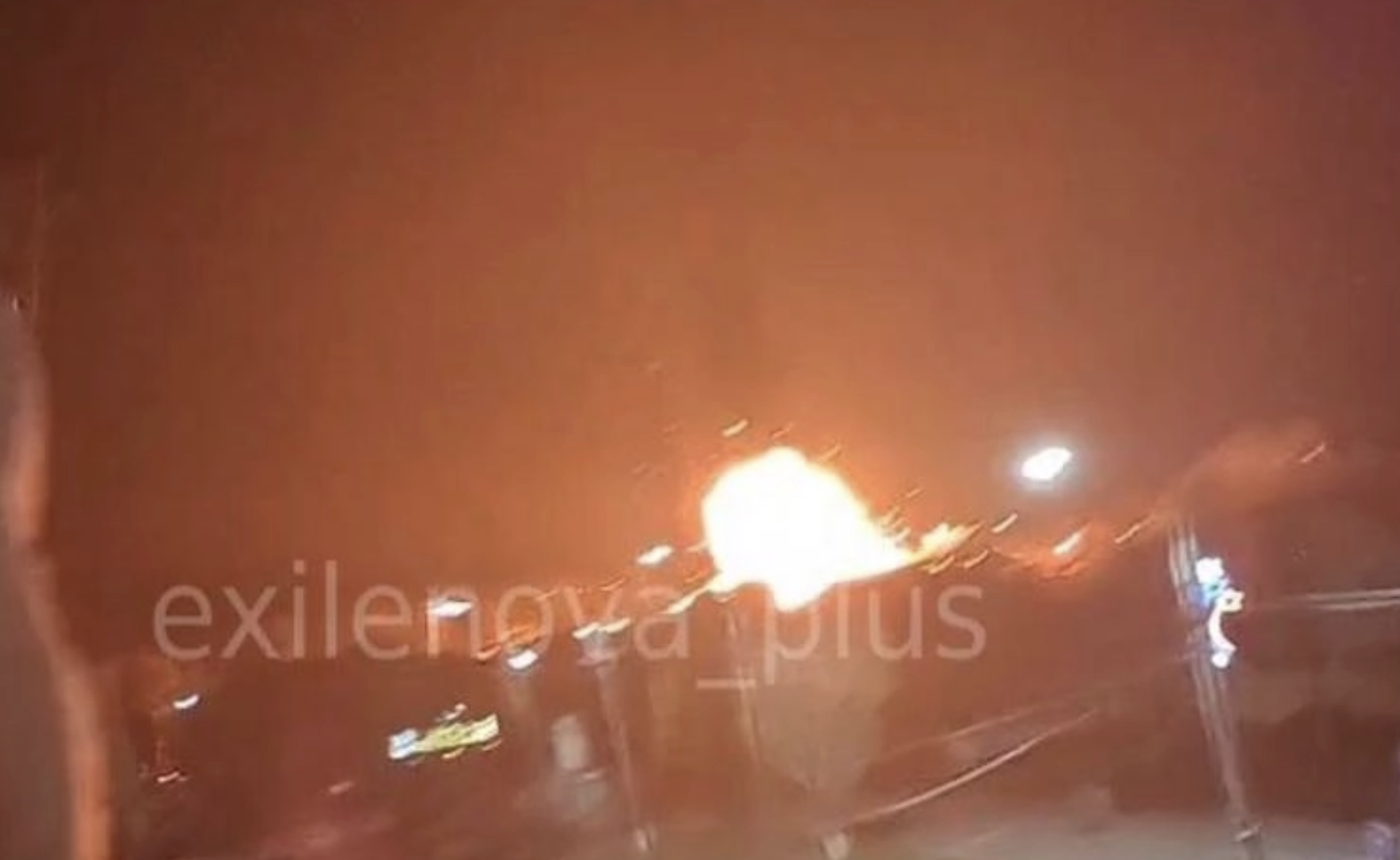 Nhiều cơ sở dầu mỏ Nga bốc cháy sau khi Ukraine xác nhận các cuộc tấn công hàng loạt Chú thích ảnh