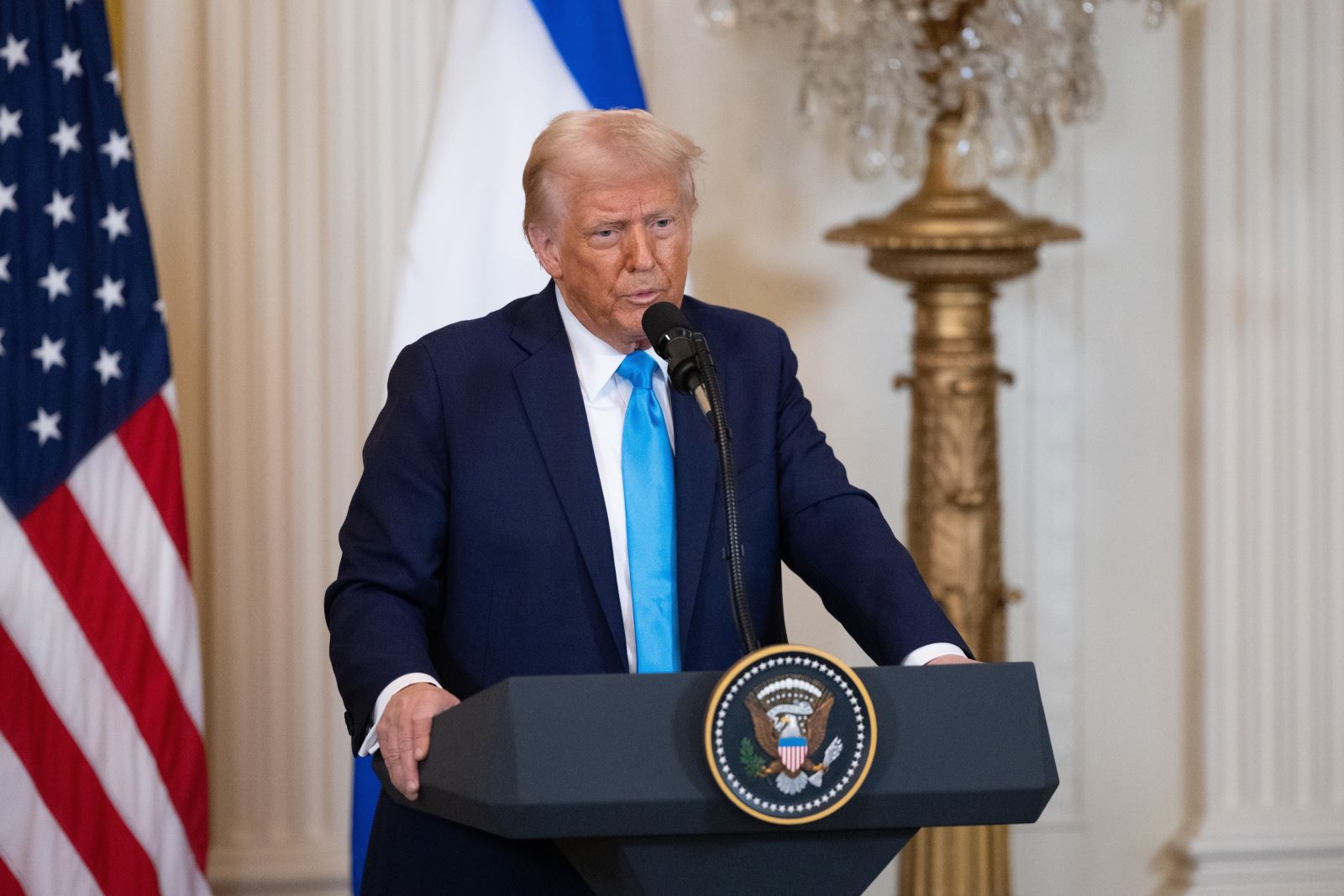 Tổng thống Mỹ Donald Trump ra tối hậu thư với EU trong việc trừng phạt Nga Chú thích ảnh