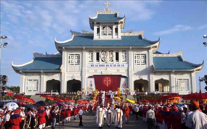 Thánh lễ khai mạc Lễ kiệu La Vang lần thứ 33 năm 2019 tại Lễ đài.