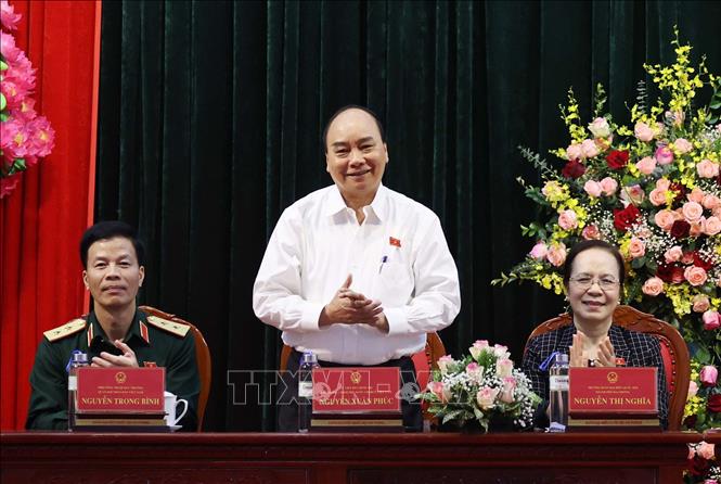 Thủ tướng Nguyễn Xuân Phúc phát biểu tại buổi tiếp xúc cử tri huyện An Lão. Ảnh: Thống Nhất/TTXVN