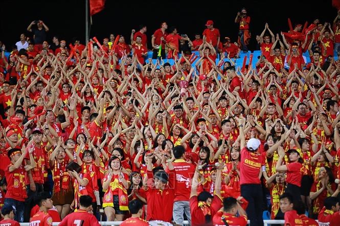 AFF Cup 2018 / An ninh an toàn / Trận đấu Việt Nam: Hồi ức về chiến thắng lịch sử của đội tuyển Việt Nam tại AFF Cup 2018 vẫn còn đọng lại trong lòng mỗi người hâm mộ bóng đá. Hãy thưởng thức lại những trận đấu đầy kịch tính, những bàn thắng đẹp mắt và đặc biệt là sự an toàn của các khán giả trong đám đông.