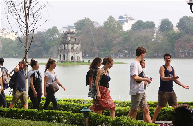 Du lịch Việt Nam: Thúc đẩy mức chi tiêu của khách du lịch khi đến Hà Nội |  baotintuc.vn