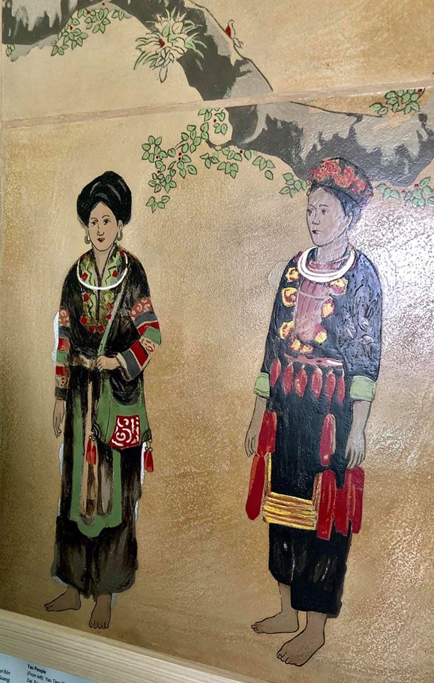 Hoa văn: Các hoa văn trang trí là một phần không thể thiếu của kiến trúc, nghệ thuật và trang phục truyền thống Việt Nam. Hình ảnh về hoa văn sẽ khiến bạn tò mò và muốn khám phá sự tinh tế và độc đáo trong các hoạt động nghệ thuật của người Việt Nam.