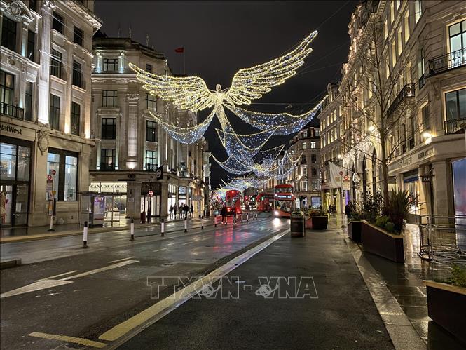 Mùa Giáng sinh ở London còn lấn át bởi sự khác lạ và mới mẻ hơn bao giờ hết, và những hình ảnh London mùa Giáng sinh khác lạ này sẽ khiến bạn rất háo hức muốn ghé thăm ngay lập tức.
