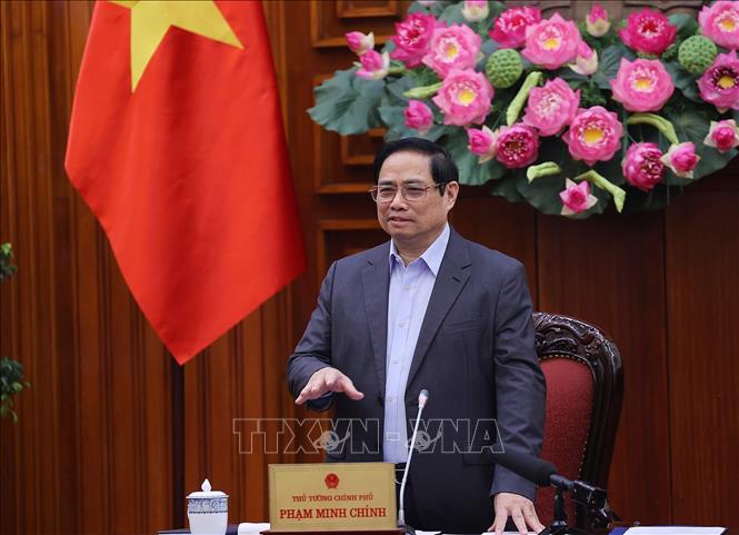 Văn học nghệ thuật phải phát triển ngang tầm với kinh doanh, chính trị và xã hội