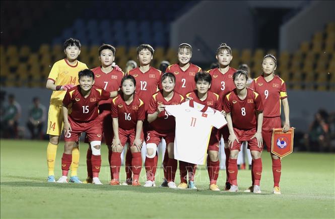 Với niềm đam mê và tinh thần chiến đấu mãnh liệt, đội tuyển bóng đá nữ Việt Nam luôn là niềm tự hào của quốc gia chúng ta. Hãy xem hình ảnh để truyền cảm hứng và sự ủng hộ cho những cô gái đang đấu tranh trên sân cỏ.