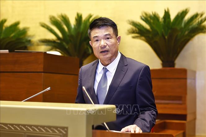 Viện trưởng Viện kiểm sát nhân dân tối cao Nguyễn Huy Tiến trình bày Tờ trình dự án Luật sửa đổi, bổ sung một số điều của Bộ luật Tố tụng hình sự. Ảnh: Doãn Tấn/TTXVN